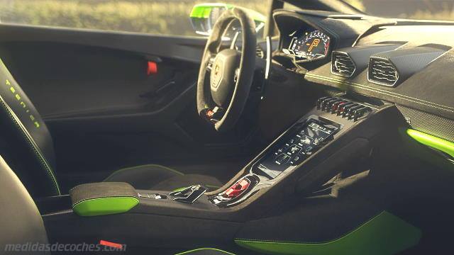 Detalle interior del Lamborghini Huracán Tecnica