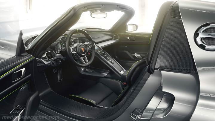 Interior Porsche 918 Spyder 2013