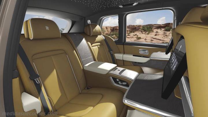 Interior Rolls-Royce Cullinan 2025