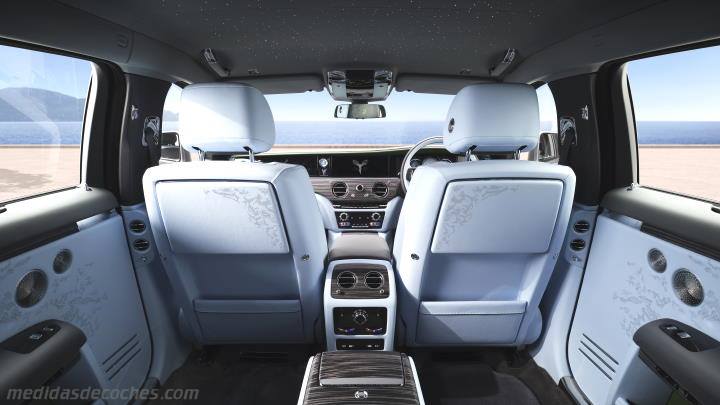 Interior Rolls-Royce Ghost Extended 2025